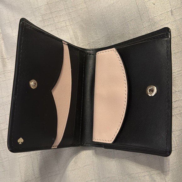 Black kate spade bifold wallet - Picture 2 of 4